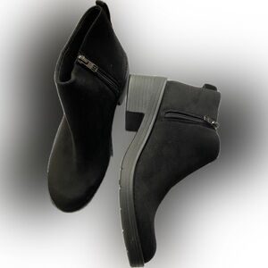 Bzees women’s black washable bootie size 8 M